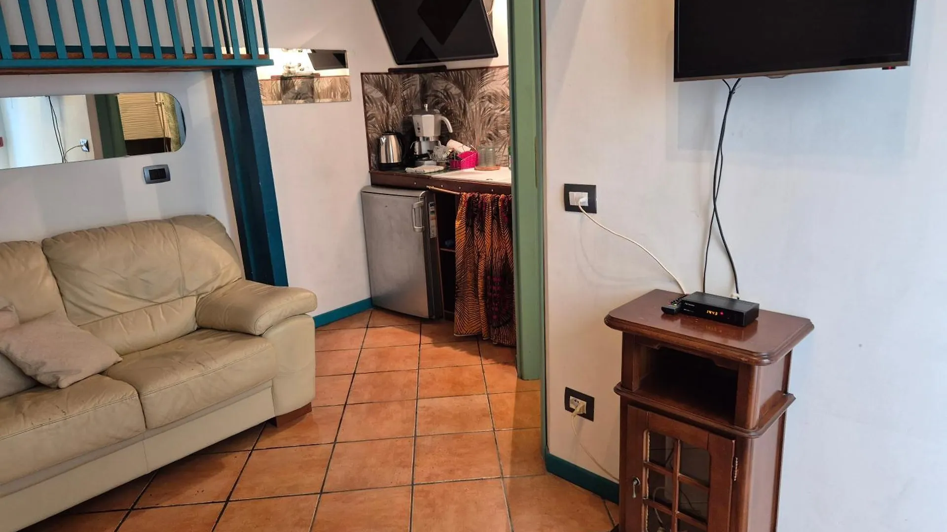 Guest house Mithra Hosting Hotel Rome Italy